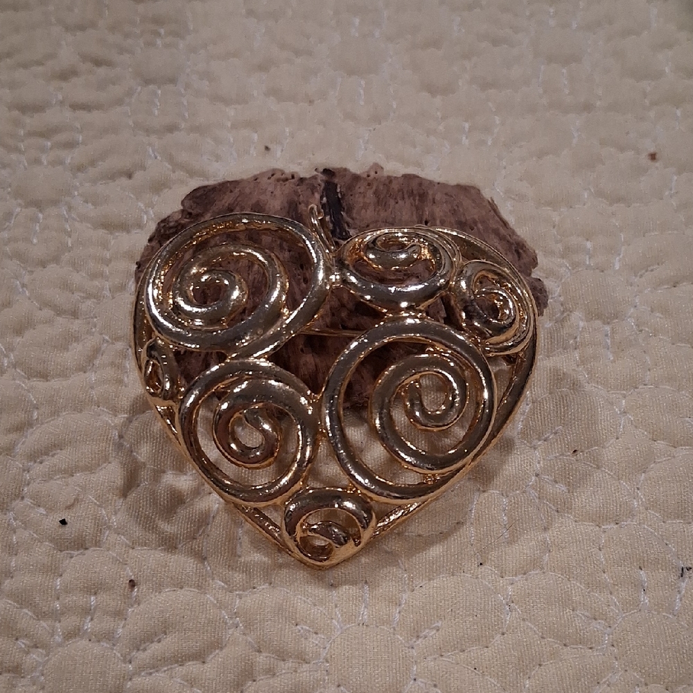 Gold Swirl Heart Brooch